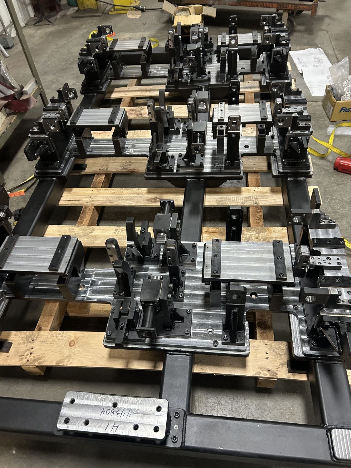 Weld fixture and cradle tooling